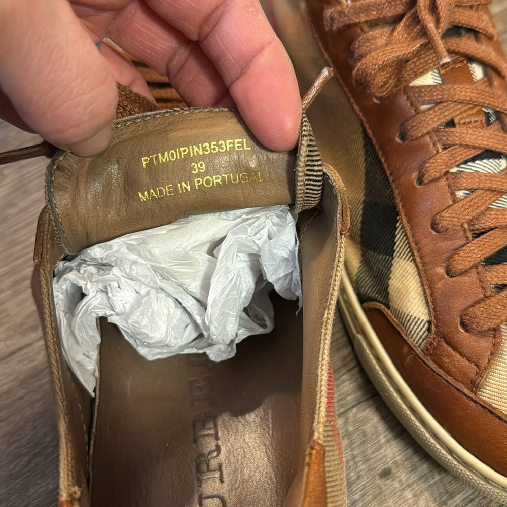 Burberry Sneakers - Picture 7 of 10